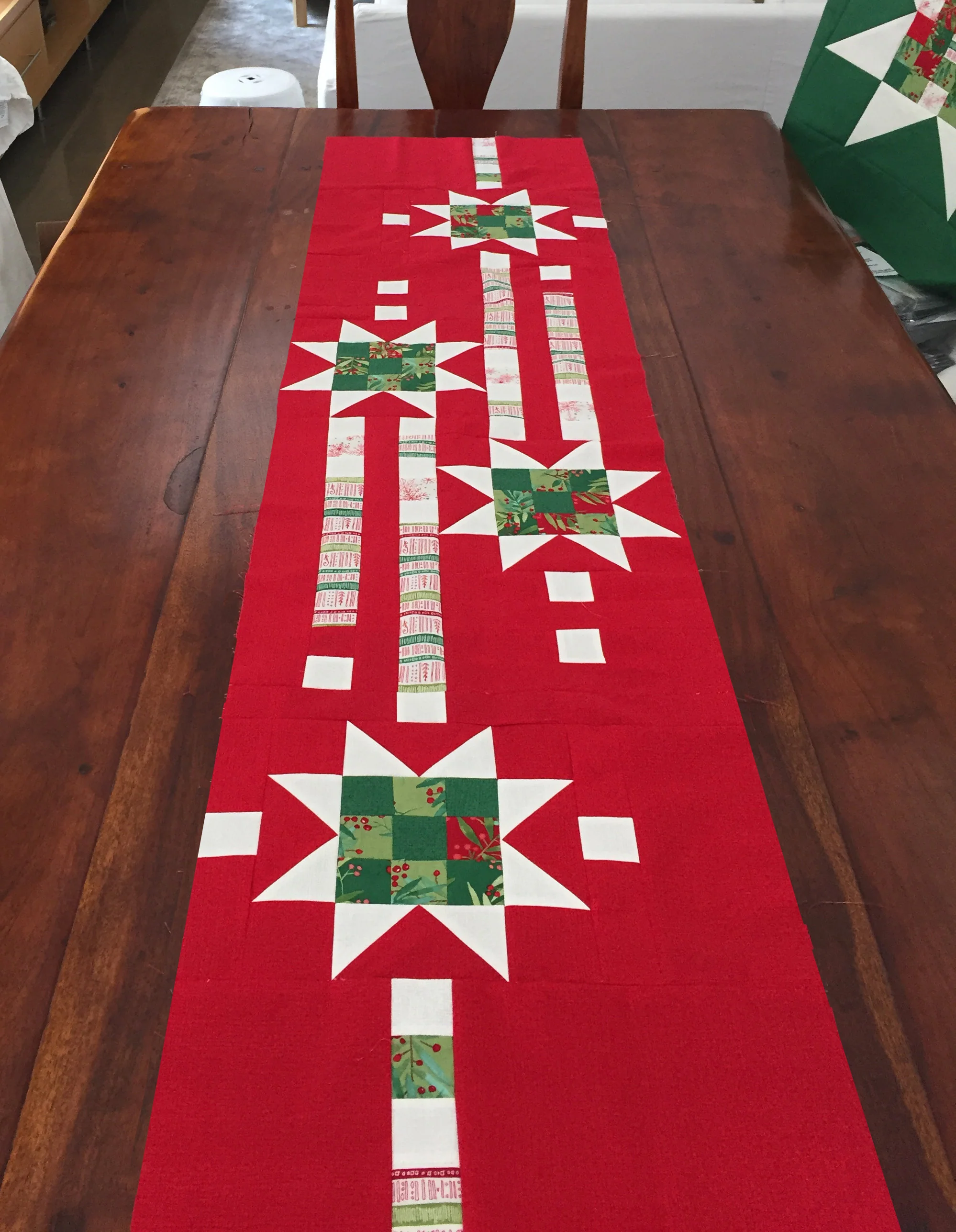 Showering Stars Table Runner and Pillow CoversQuilt Pattern (Printed Booklet) - Image 5